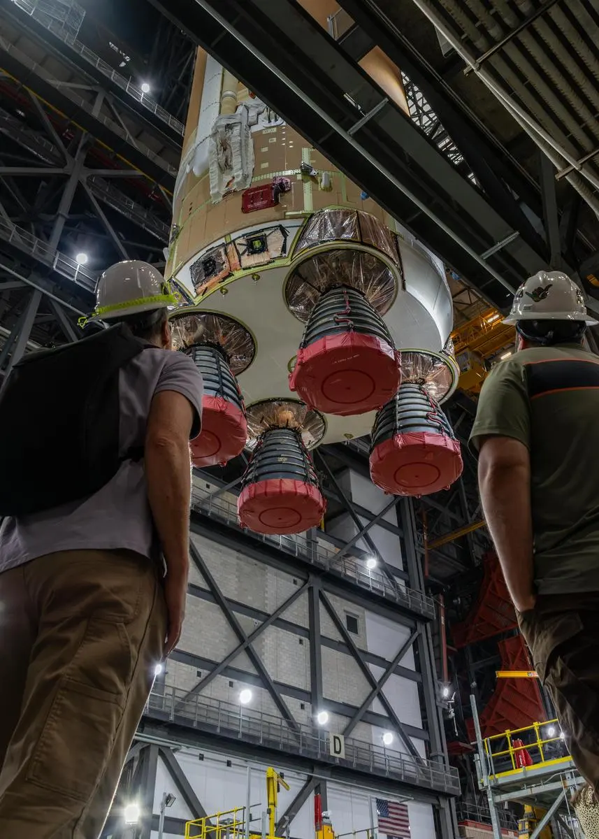 Эта ракета полетит к Луне: центральную ступень Artemis III показали на живых фото