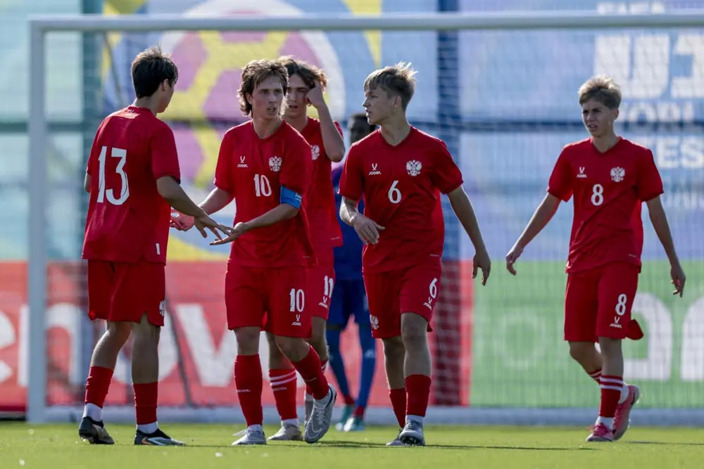 Сборная России U15 разгромила Камерун со счётом 9:2 в матче плей-офф ЧМ и фестиваля ФИФА