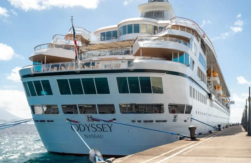 Пассажиров лайнера Villa Vie Odyssey попросили дополнительно оплатить топливный сбор