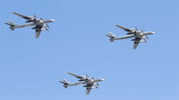 Российские Ту-95МС пролетели над Беринговым и Чукотским морями