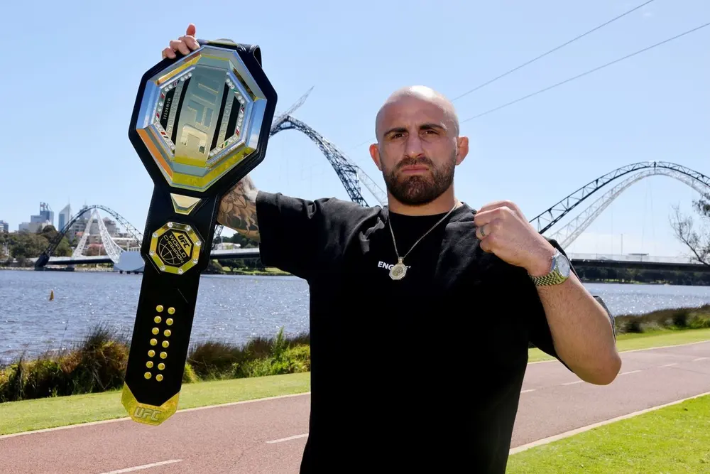 Александр Волкановски назвал двух главных кандидатов на его титул UFC