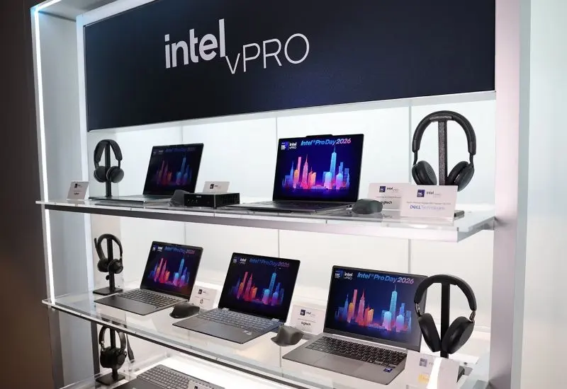 ИИ-бум топит ПК-бизнес Intel — акции рухнули на 23 % вопреки рекордным продажам серверных CPU