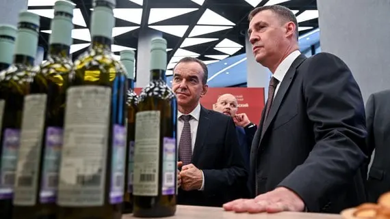 Патрушев призвал виноделов развивать безалкогольное вино