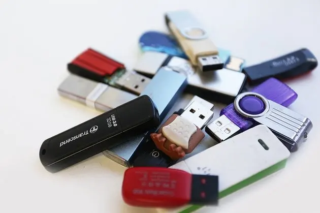 Шесть лет без электричества: USB-накопители не потеряли ни байта