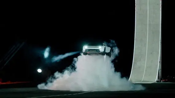 Что глава Минпромторга Антон Алиханов думает о новой Tesla Roadster