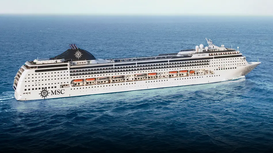 Лайнер MSC Opera не успел в итальянский порт к началу круиза