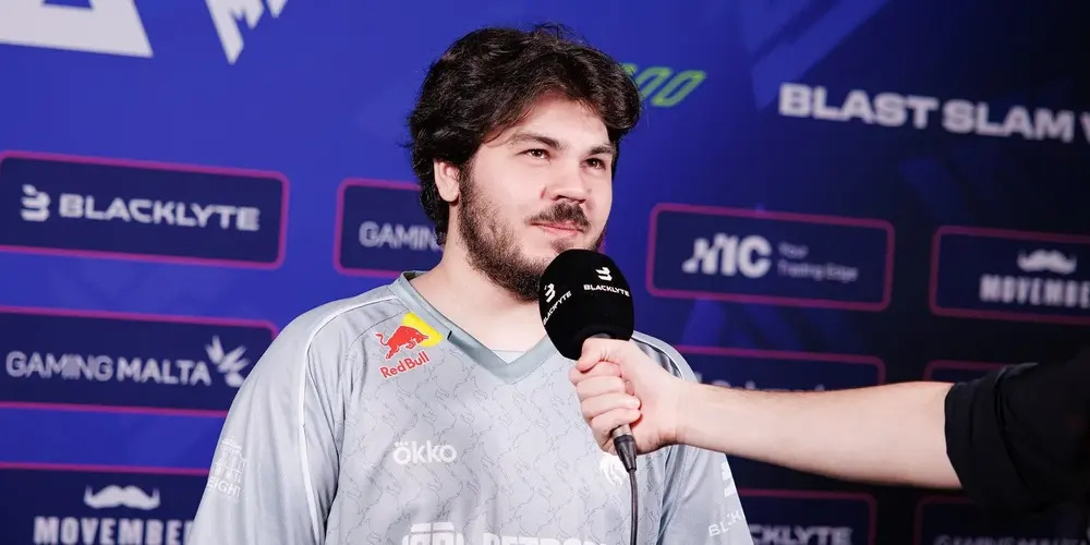 Not me после второй карты против Liquid на UNIVERSE by FISSURE: «:D»