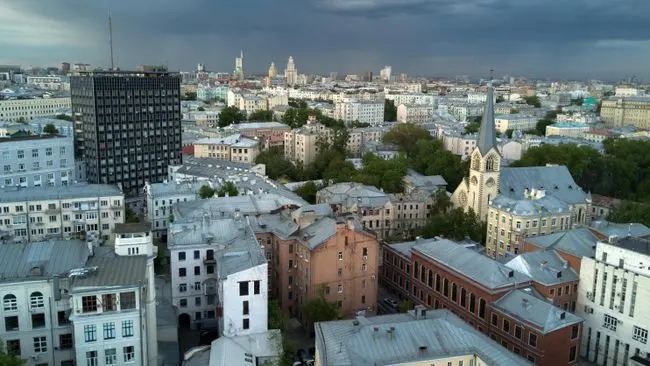 Менее 10 тысяч квартир в Москве сдают по зарегистрированным договорам
