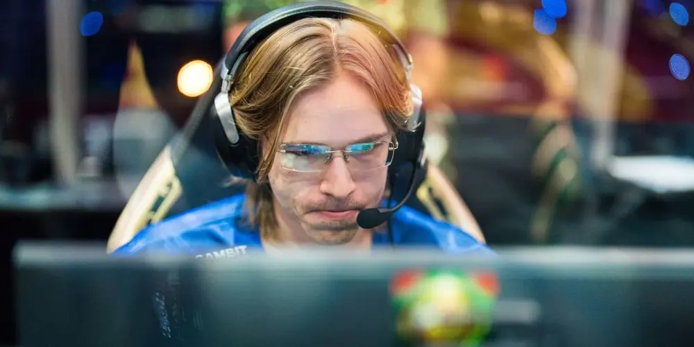 OG уступила GamerLegion в группе А на UNIVERSE by FISSURE