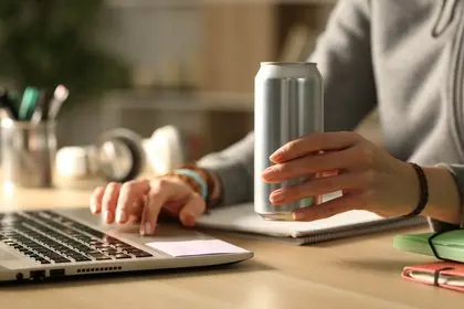 Врач предупредил о разрушительном влиянии энергетиков на здоровье
