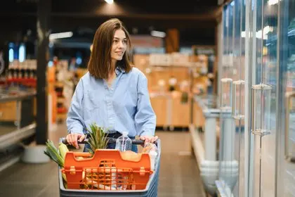 Врач подсказала способы отличить полезный продукт от вредного в супермаркете