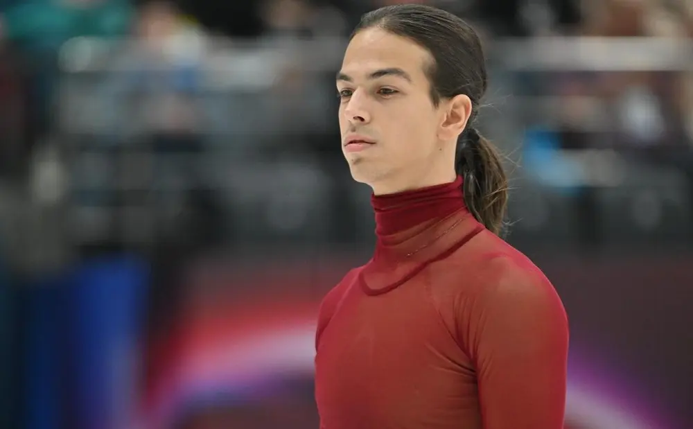 Фигурист Гуменник выиграл короткую программу на Гран-при в Красноярске