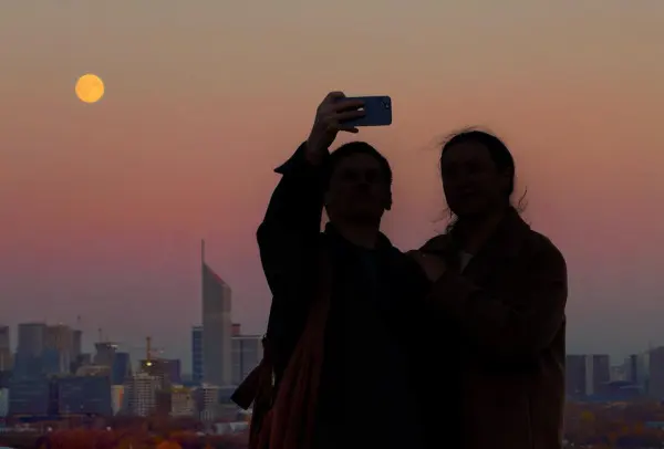 Луна Охотника в России. Фоторепортаж