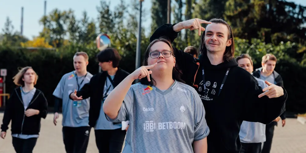 Team Spirit или MOUZ — кто пройдет в плей-офф PGL Masters Bucharest 2026?