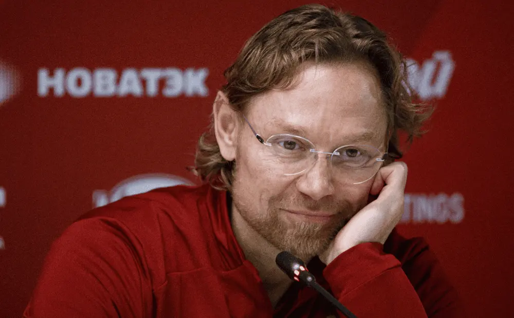 Карпин вызвал Батракова и Сафонова на ноябрьские матчи сборной России