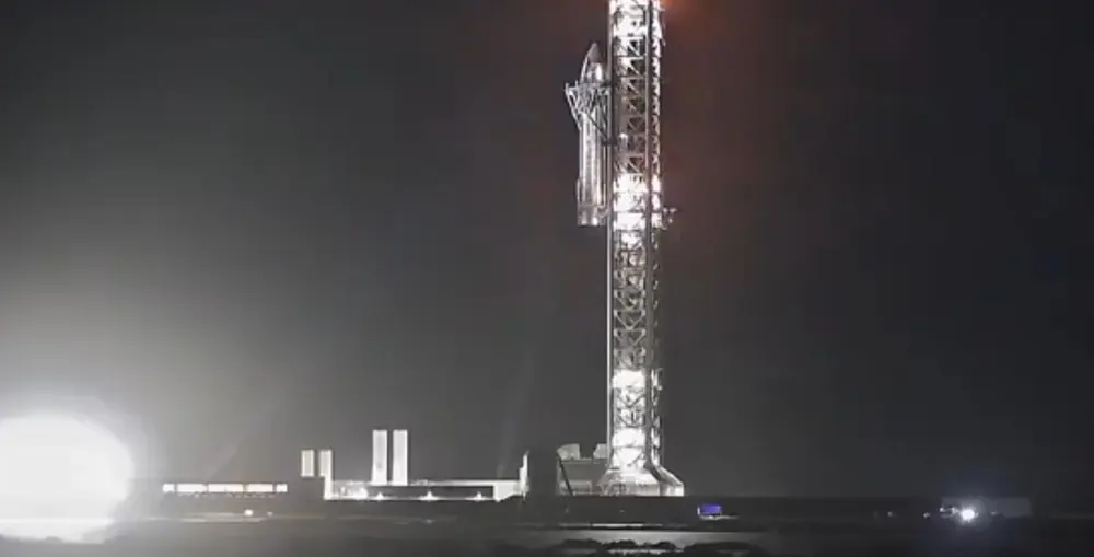 SpaceX постарается поймать Starship и Super Heavy⁠: Ship 42 готовится запустить двигатели, а Ship 43 подвесили на башне Mechzilla