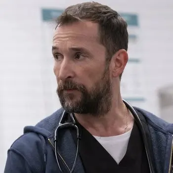 Звезда сериала «Питт» Ноа Уайли признан самым сексуальным мужчиной