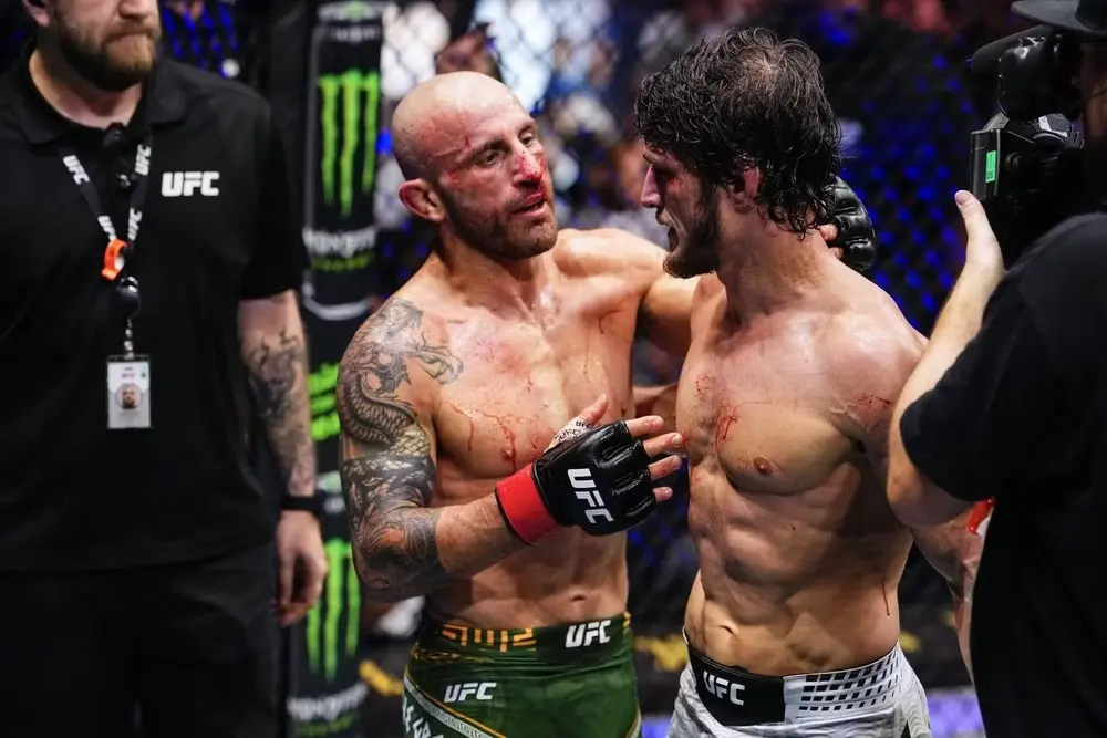 Раскрыты гонорары Александра Волкановски и Мовсара Евлоева за бой на UFC 333