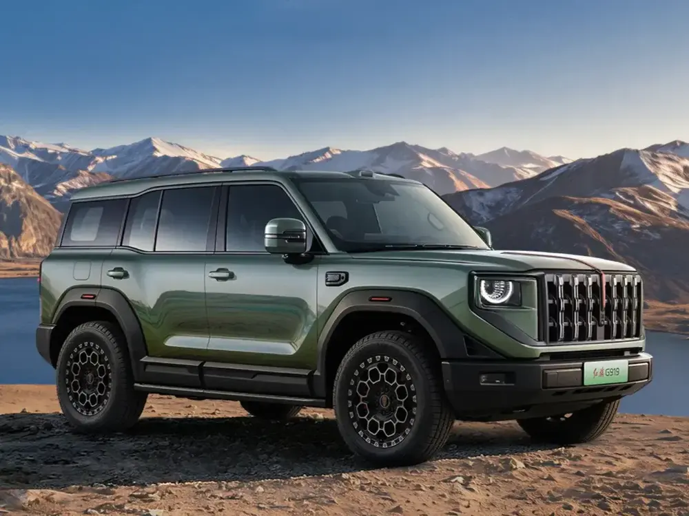 Первый внедорожник марки Hongqi попробует заменить россиянам Land Cruiser 300