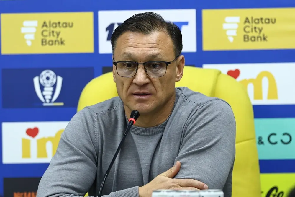 Рафаэль Уразбахтин покинул пост главного тренера «Кайрата»